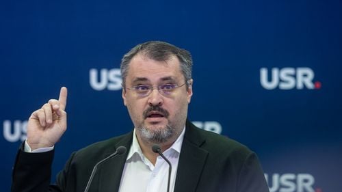 Ghinea (USR) spune că au fost invitaţi la o nouă întâlnire, la Guvern, la ora 18,00, pentru discuţii privind ministerele: Nu discutăm despre ministere până când nu batem în cuie programul de guvernare şi nu ştim foarte clar bugetul pe anul viitor