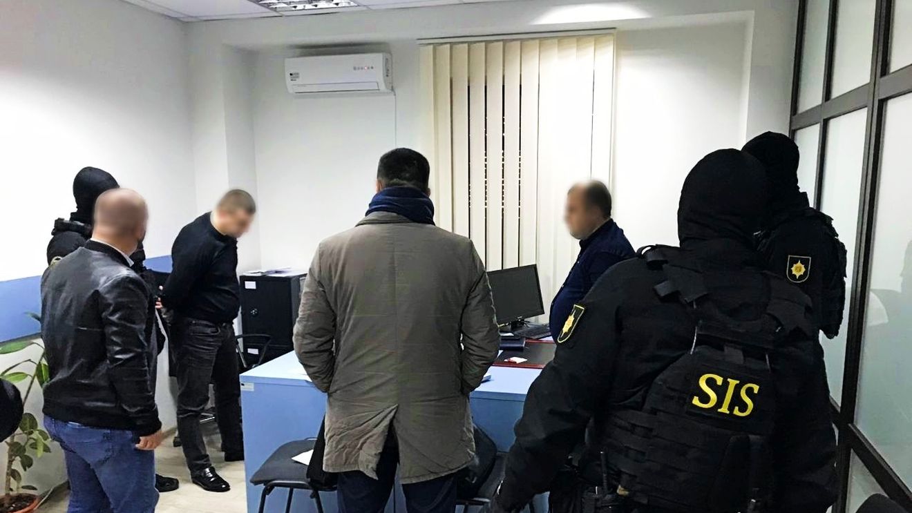 Moldova: Descinderi ale serviciului secret și procurorilor la membri influenți ai CSM, acuzați de încălcarea legii și acte de corupție