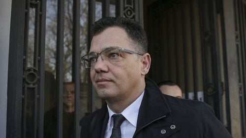 Ministrul pentru mediul de afaceri, Radu Oprea, audiat ca suspect la Parchetul General într-un dosar de evaziune şi spălare de bani. Oprea este omul familiei Cosma şi lui Sebastian Ghiţă