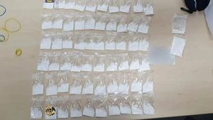 SURSE: Captură record de amfetamine / Un bărbat, inginer IT, a fost reținut / DIICOT a găsit în urma unor percheziții 3 kg de droguri / Acestea ajungeau cu precădere în cluburile din Centrul Vechi și cele din nordul Bucureștiului