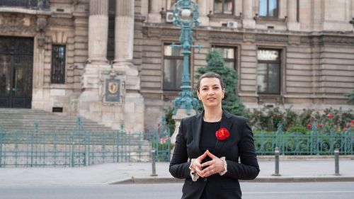 Premierul Cîțu l-a demis pe șeful Agenției Funcționarilor Publici, vicepreședinte USR și a repus-o în funcție pe Violeta Vijulie de la PNL