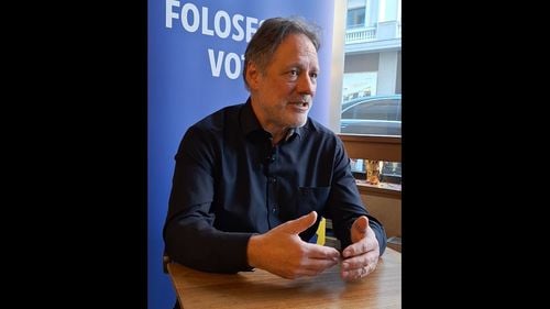 VIDEO INTERVIU Stephen Clark, coordonatorul campaniei PE pentru alegeri: Dezinformarea, extremismul și invazia rusă în Ucraina, amenințări la adresa democrației și forme de agresiune împotriva valorilor fundamentale ale UE