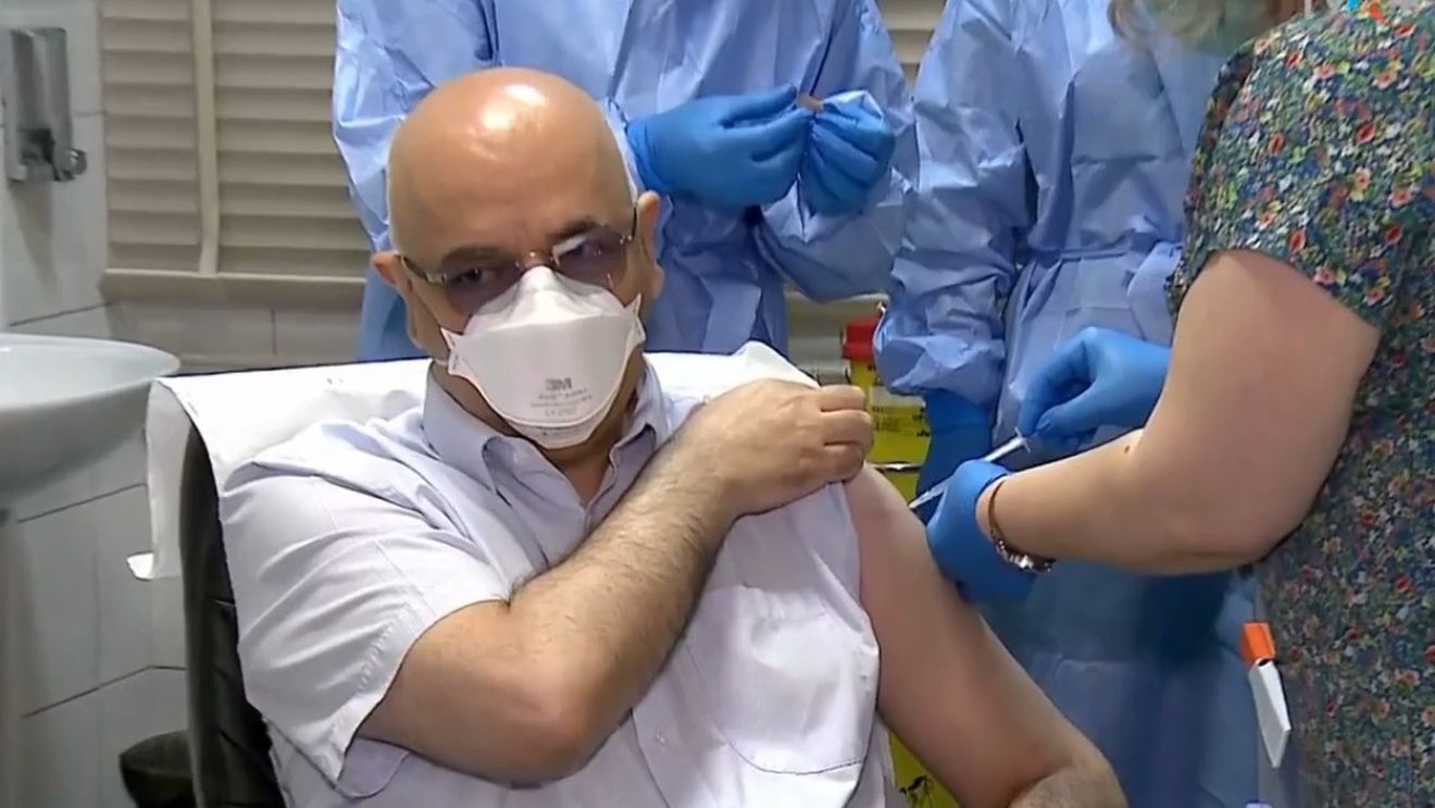 Raed Arafat s-a vaccinat împotriva Covid-19: „Îndemnul meu pentru toți este să înțeleagă că aceasta este speranța pe care o avem”