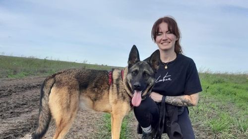 Katie, voluntara din Marea Britanie care și-a lăsat jobul pentru a salva câinii din România: „O parte din sufletul meu a rămas aici” (FOTO)