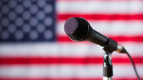 Un judecător federal a oprit concedierile de la Vocea Americii dispuse de administraţia Trump