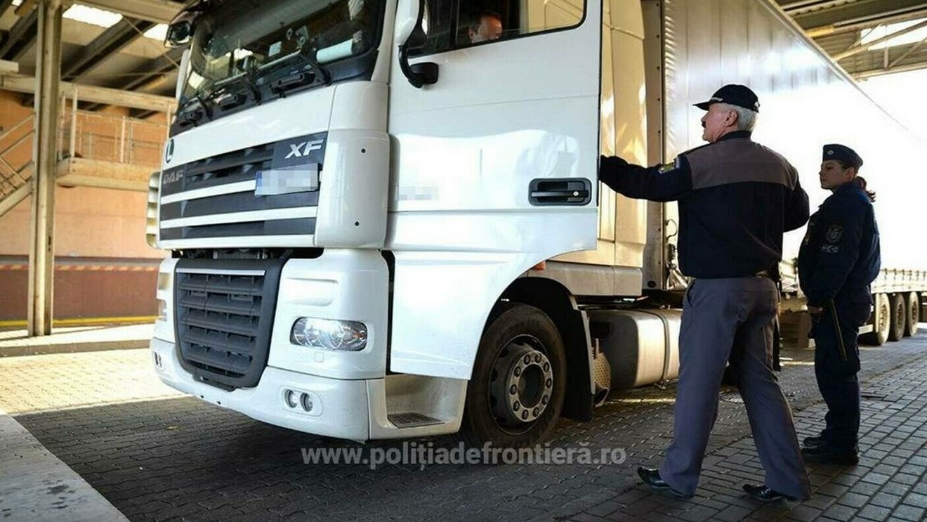 Poliţişti de frontieră înjunghiaţi de traficanţii de migranţi pe autostrada Timișoara - Arad / Au fost trase 13 focuri de armă