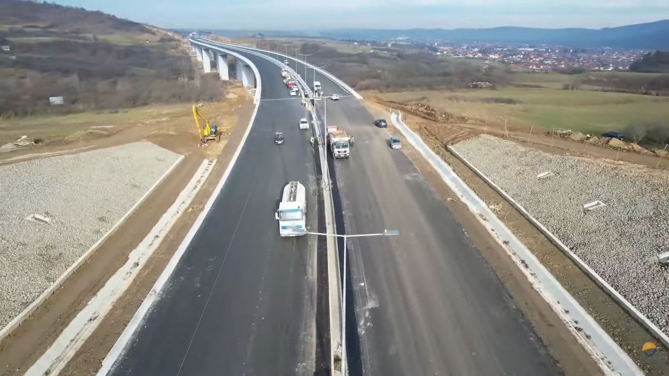 Lotul de autostradă Sibiu – Boița urmează să fie deschis joi. Se va putea circula 188 de kilometri pe autostradă fără întrerupere de la Sibiu la Holdea / Sunt primii kilometri de autostradă inaugurați în acest an