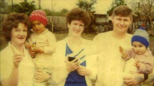 Peste 1.000 de copii români, adoptați în anii 90 în străinătate, și-au regăsit familiile biologice cu ajutorul unei pagini de Facebook. Povestea unei comunități online atipice