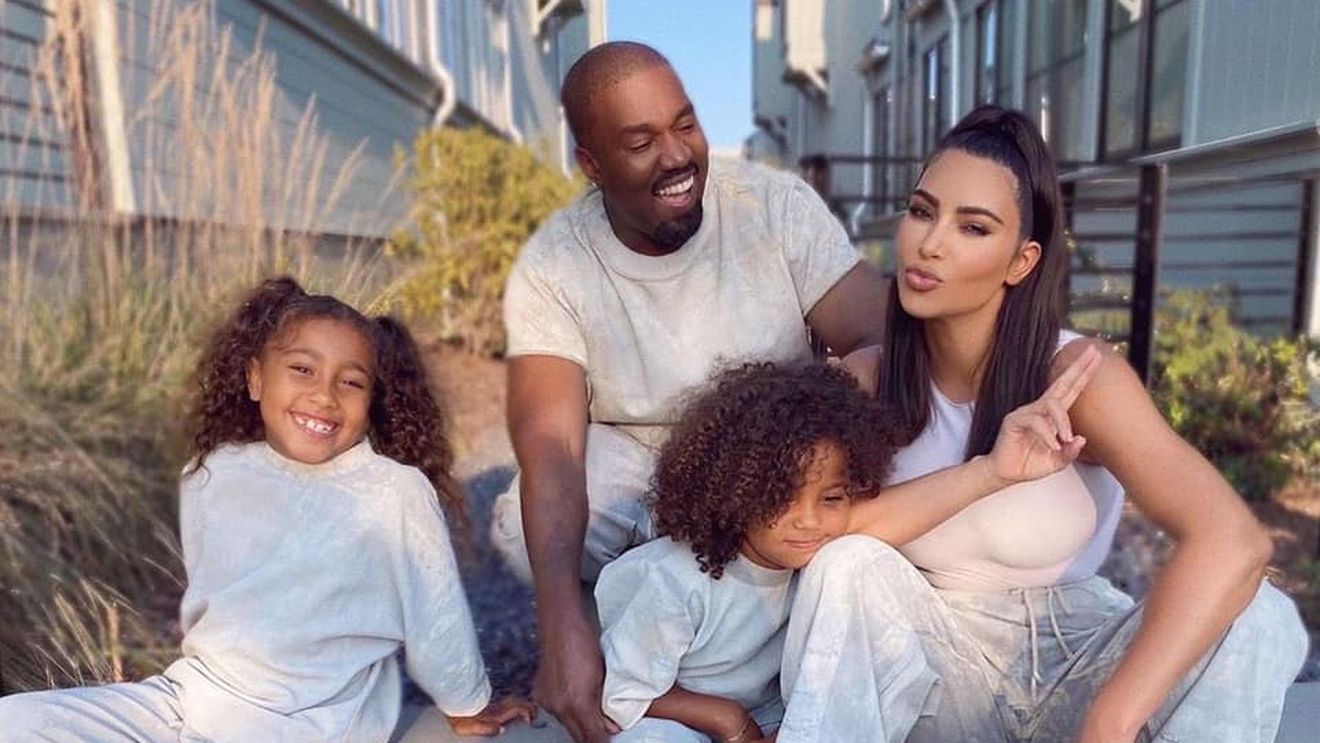 Kim Kardashian și Kanye West divorțează după ce s-au separat în 2020/ Fost candidat la președinția SUA, rapperul s-a retras la ferma sa din Wyoming, unde stă singur de câteva luni