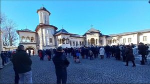 Prezenţă scăzută a credincioşilor la slujba de Bobotează din acest an oficiată de Patriahul Daniel în comparație cu anii trecuți