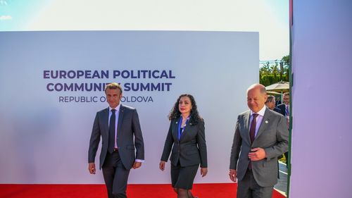 Preşedintele Serbiei spune că preşedinta Kosovo a refuzat să se întâlnească cu el la summitul din Moldova: Devine din ce în ce mai evident şi mai clar cine este responsabil pentru problemele şi violenţele din Kosovo