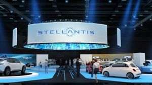 Stellantis se opune amânării obiectivelor UE privind emisiile automobilelor, stabilite pentru 2025