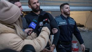 Andrew Tate rămâne în arest după ce Tribunalul București i-a respins cererea pentru control judiciar/ Poate face recurs