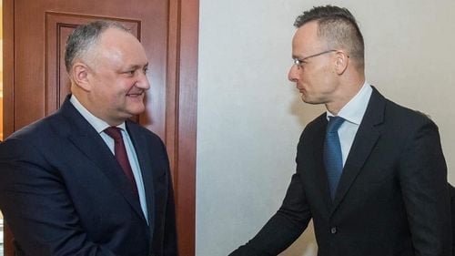 Izolat în UE și România, Dodon vrea să orienteze Republica Moldova spre Ungaria
