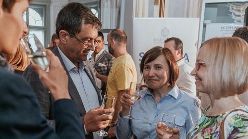 Newsweek: Corneliu Vișoianu, soțul controversatei consiliere de la Educație decorată de Iohannis, despre președinte: "ultimul șpăgar de suflete"