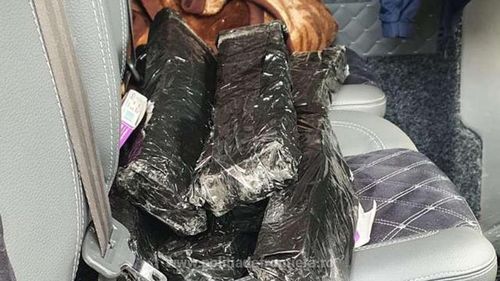 7.000 de tablete de Arbidol, găsite ascunse într-un microbuz ucrainean, la Vama Siret / Medicamentul nu este autorizat în România