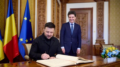 Ce prevede acordul semnat de Nicușor Dan și Volodimir Zelenski, privind cooperarea României cu Ucraina, în sectorul energetic / Construirea unor linii aeriene de 400 kV și 110 kV între orașele Cernăuți și Suceava, respectiv Porubne și Siret, dar nu numai
