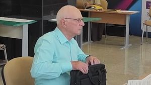 Un pensionar de 87 de ani e primul candidat înscris la o universitate din Iași / „Un om nu trebuie să moară prost” / ”Ar fi păcat să nu urmez o facultate. Decât să stau să dorm...”