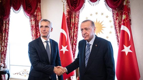 Stoltenberg îi cere încă o dată lui Erdogan să renunțe la obiecțiile față de aderarea Suediei la NATO