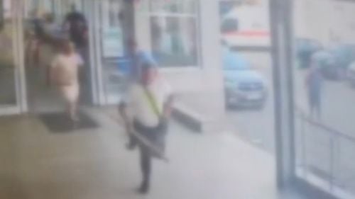 Percheziții în cazul bătăilor din Pantelimon: 11 mandate în București și Ilfov / Dosar pentru tulburarea ordinii și liniștii publice și loviri sau alte violențe / ”Au dat cu bâta într-un calculator”