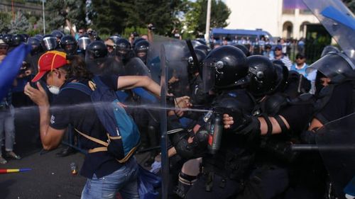 Parchetul General a publicat lista muniției folosită de Jandarmerie pe 10 august: Cartușe, grenade de mână și pulverizatoare cu efect iritant lacrimogen / 211 plângeri penale și 92 de persoane audiate