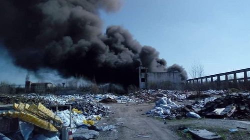 „Bronxul” Timișoarei. Sute de locuitori, exasperați de incendierea ilegală a gunoaielor în cartierul lor