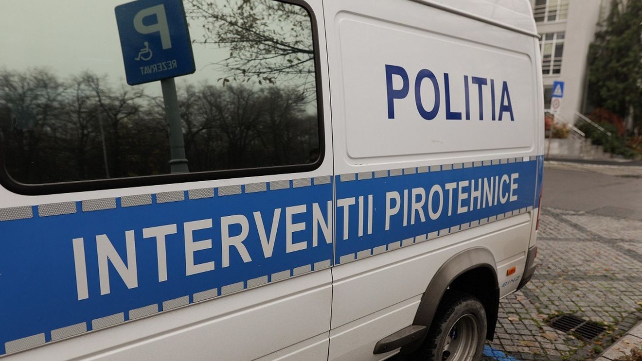 Colet suspect în fața Brigăzii 30 Gardă Mihai Viteazu / Traficul rutier e deviat pe linia de tramvai