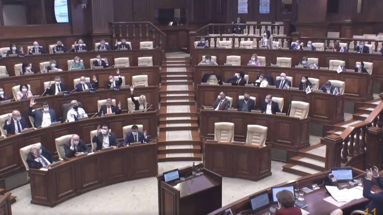 Dodon, Șor și Candu au votat declarația cu privire la dezacordul dizolvării Parlamentului de la Chișinău