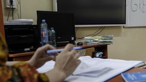 Salariile îngheață în Educație în 2026, potrivit proiectului de HG care stabilește costul-standard per elev / Crește cu 69 de lei componenta pentru utilități și formare