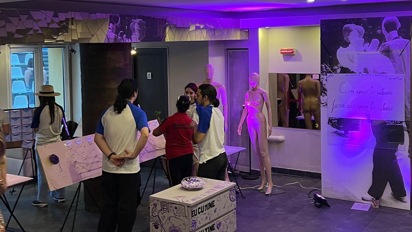 Expozitie interactivă pentru tineri, despre sexualitate și intimitate: „Ne dorim ca oamenii să plece cu gânduri legate de propriile relații, de comunicare, de toleranță”
