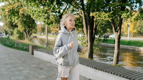 STUDIU: Reducerea consumului de alimente care conțin un aminoacid esențial, izoleucina, ar putea mări durata vieții / Șoarecii masculi au trăit cu 33% mai mult