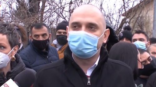 Primarul Sectorului 2, la locul accidentului de sâmbătă: „Vin în fața dumneavoastră și vă spun că eu și birocrația românească din acest moment suntem vinovați pentru moartea acestor fete”