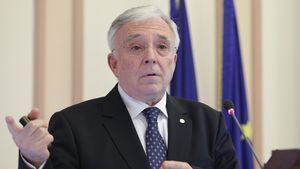 Isărescu: Cel mai mare risc la adresa economiei globale este stagflația. Probabil că va fi greu de evitat o recesiune, nu numai la noi, în lume