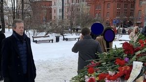 Ambasadorii Statelor Unite şi Marii Britanii în Rusia au depus flori pentru Navalnîi la Moscova, la Piatra Solovetsky