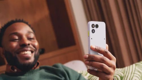 VIDEO Fairphone 6, telefonul proiectat să fie reparat: Ecranul, bateria și camerele pot fi înlocuite cu ușurință de oricine / iFixit: „Dovada că telefoanele nu trebuie să fie de unică folosință”