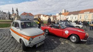 GALERIE FOTO Peste 130 de vehicule de colecție, cu o vechime de cel puțin 30 de ani, la Retroparada Toamnei de la Timișoara
