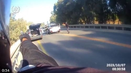 Armata israeliană: Hamas a folosit în asalt vehicule deghizate în mașini ale poliției israeliene / Teroriștii au reușit să ducă vehicule militare israeliene, inclusiv jeep-uri înarmate, înapoi în fâșie