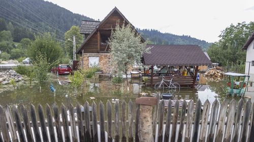 Ilie Bolojan anunță un nou pachet de ajutor pentru persoanele din Suceava afectate de inundații, săptămâna viitoare