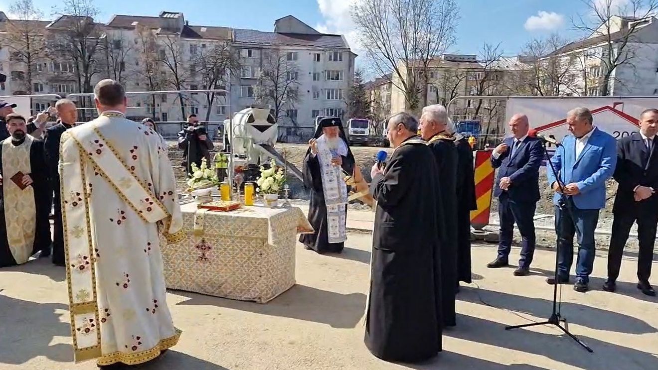 Bistriţa: Mitropolitul Andrei a pus piatra de temelie a noii clădiri a spitalului județean de urgență, investiţie finanţată prin PNRR