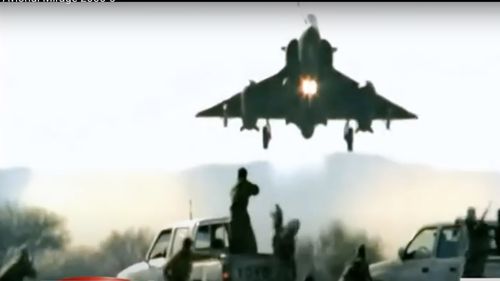 Un maior din cadrul Forţelor Aeriene ucrainene, instructor de zbor, acuzat de înaltă trădare şi spionaj în favoarea Rusiei, prin divulgarea locului în care se aflau avioane de de tip F-16, Mirage 2000 şi Su-24, între alte informnaţii clasificate