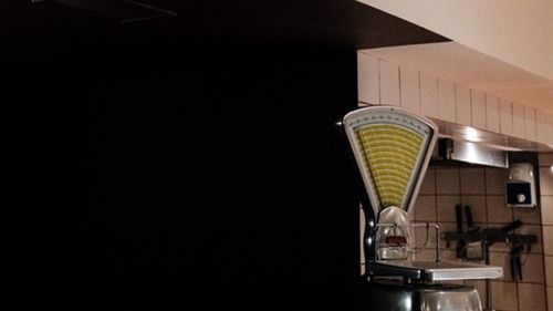 GALERIE FOTO | Nostalgia e servită! Restaurantul „Petra” din Obor, locul unde mâncărurile-cult ale anilor ’80-’90 ne întorc în timp