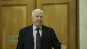 Petre Lăzăroiu neagă că i s-ar fi promis funcția de Avocat al Poporului sau de membru în CA al BNR: Nu m-am întâlnit și nu am discutat cu nimeni despre nicio funcție