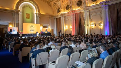 Medici români din ţară şi din străinătate cer Colegiului Medicilor „o poziţie oficială fermă” în urma unei conferinţe AUR organizată la Parlament, în care mai mulţi medici au contestat ideea de pandemie, vaccinarea ARN mesager şi eficiența testelor