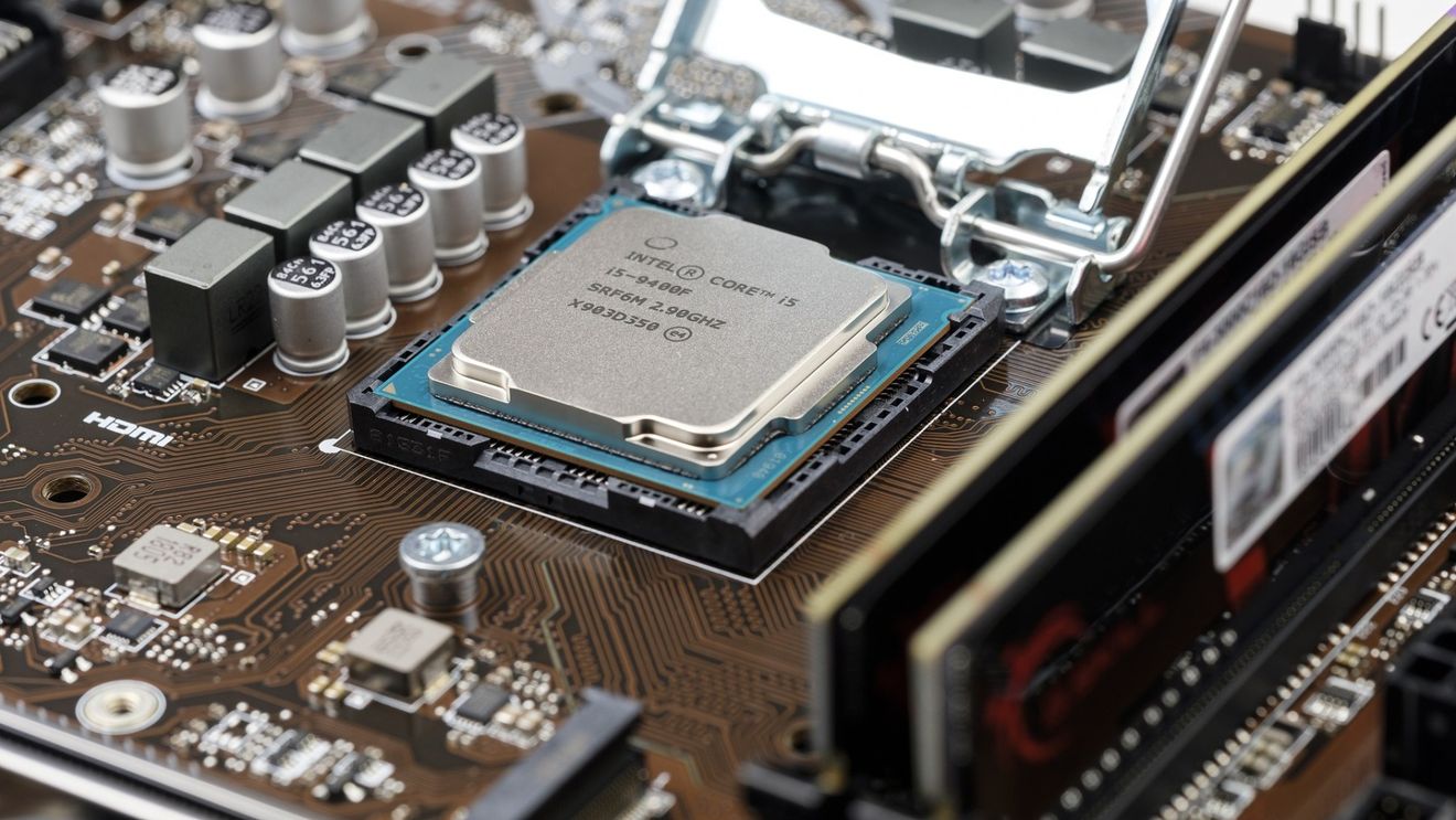 Comisia Europeană a dat Poloniei undă verde pentru a sprijini o nouă fabrică a Intel cu peste 1,91 miliarde de dolari / ”Este cea mai mare investiţie din Polonia din ultimele decenii”