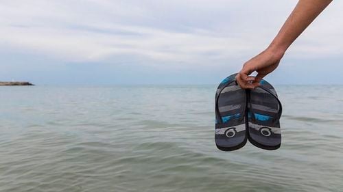 SURSE Tăriceanu a plecat din țară în vacanță cu familia și se întoarce miercuri