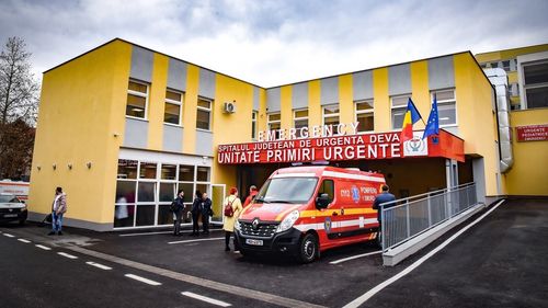 Spitalul Judeţean Deva are o nouă Unitate de Primiri Urgenţe. Investiția, finanțată din fonduri europene și cu cofinanțare de la Consiliul Județean / Starea pacienţilor poate fi monitorizată şi de aparţinători