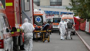 Adriana Pistol: Vor fi noi restricții dacă spitalele vor fi supraaglomerate și numărul de decese va fi mare / E posibil să avem peste 1 milion de cazuri în acest val / 30 de persoane cu Omicron internate, 2 la ATI / Minimum două luni va dura valul