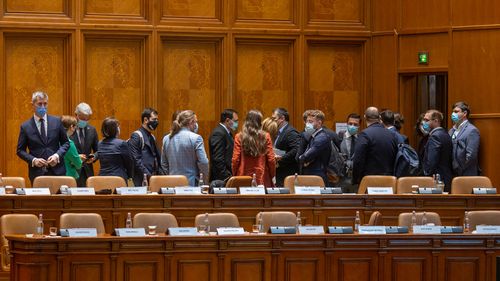 Sebastian Burduja, despre majorarea indemnizaţiilor demnitarilor, votată la Senat: ”Eu voi vota împotrivă, în calitatea mea de deputat. Nu este în regulă ca, într-o situaţie economică dificilă, politicienii să se premieze”