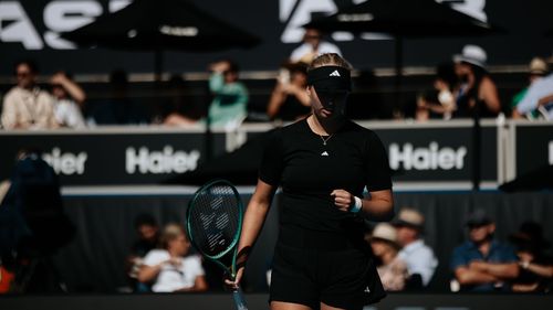 Daneza Clara Tauson a câştigat turneul de la Auckland, după ce Naomi Osaka a abandonat în finală