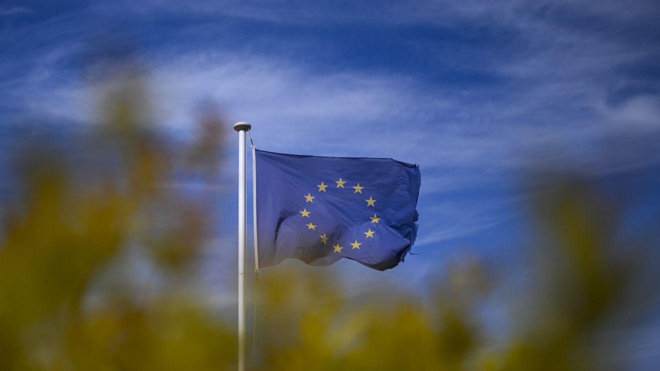 Eurobarometru: Peste jumătate dintre cetățeni susțin extinderea UE/ Persistă temeri privind migrația și corupția/ Tinerii, în favoarea extinderii în cea mai mare proporție